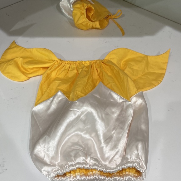 Baby chick hatching from an egg Halloween Costume Mullins Square infant - 25lbs - Picture 11 of 11